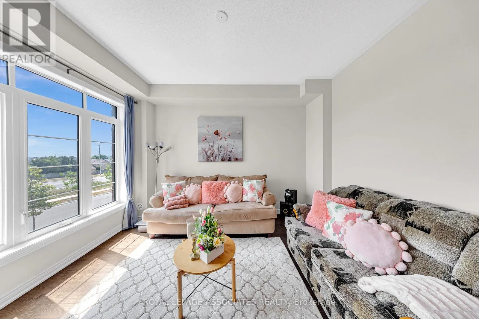 44 ELKINGTON CRESCENT