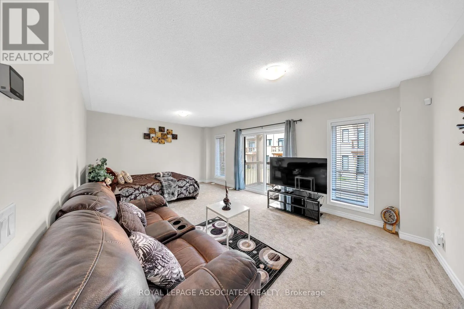 44 ELKINGTON CRESCENT