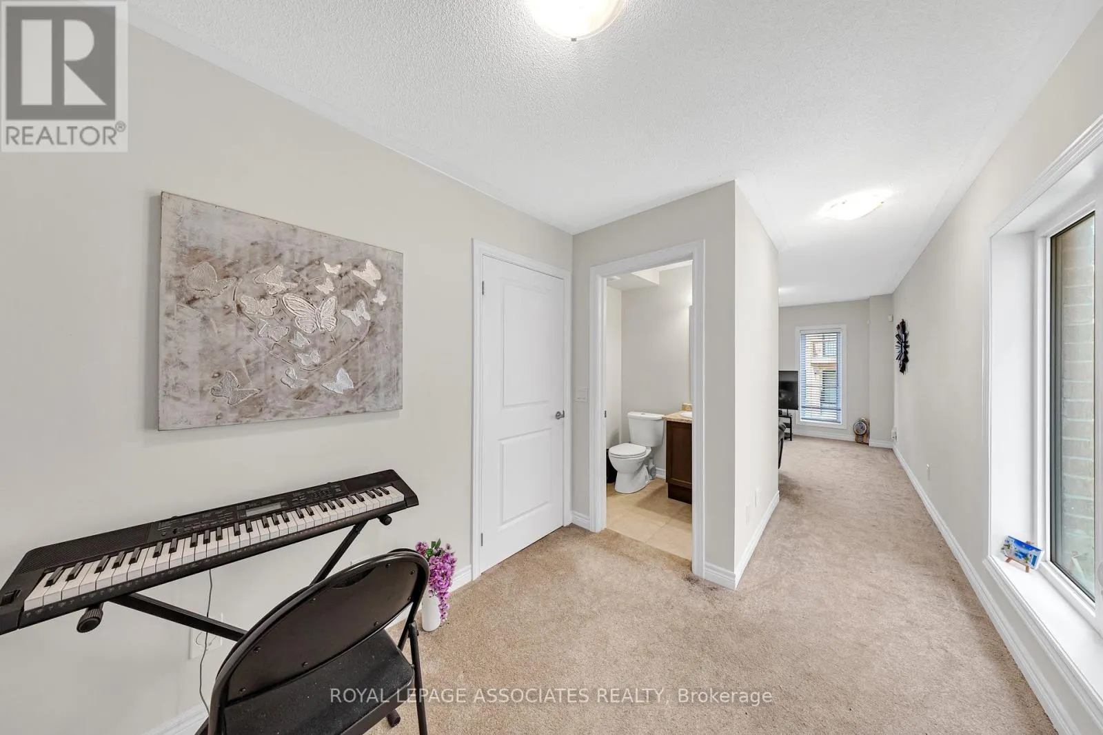 44 ELKINGTON CRESCENT