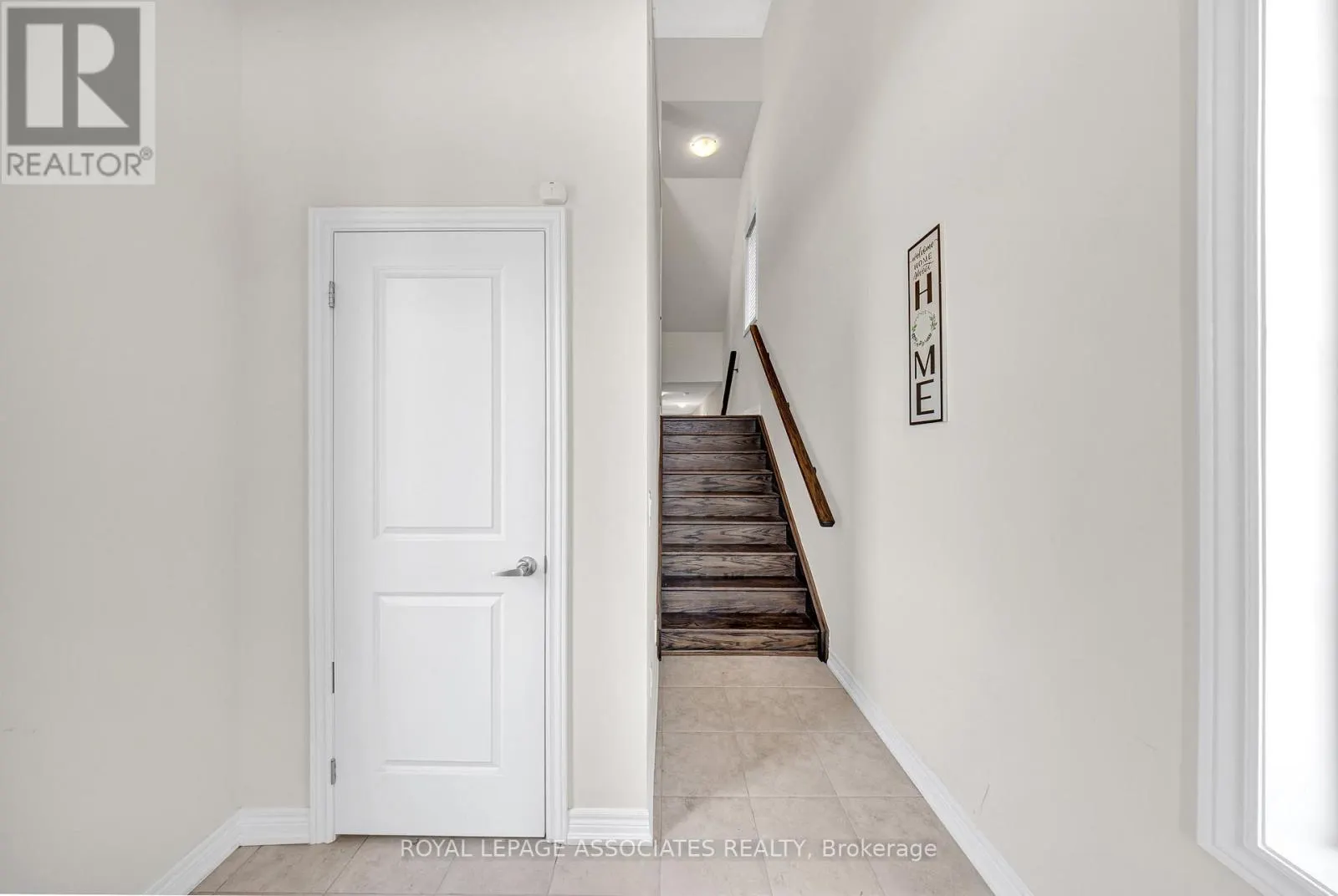 44 ELKINGTON CRESCENT