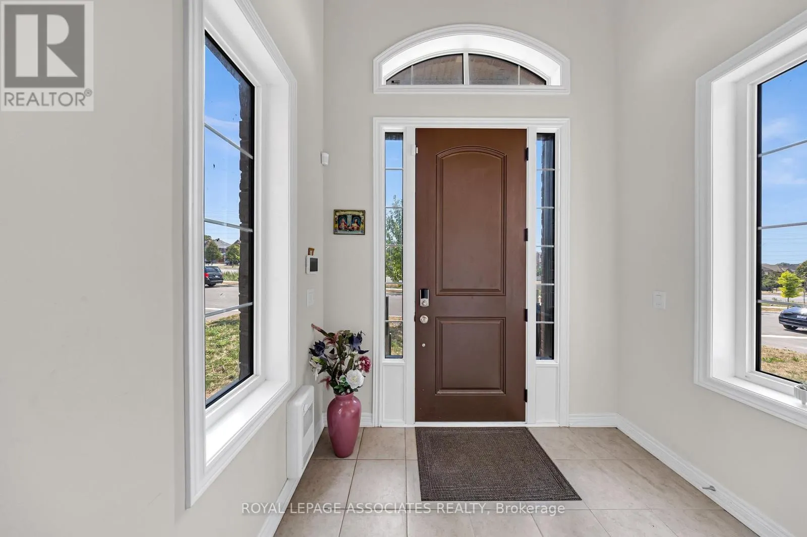 44 ELKINGTON CRESCENT