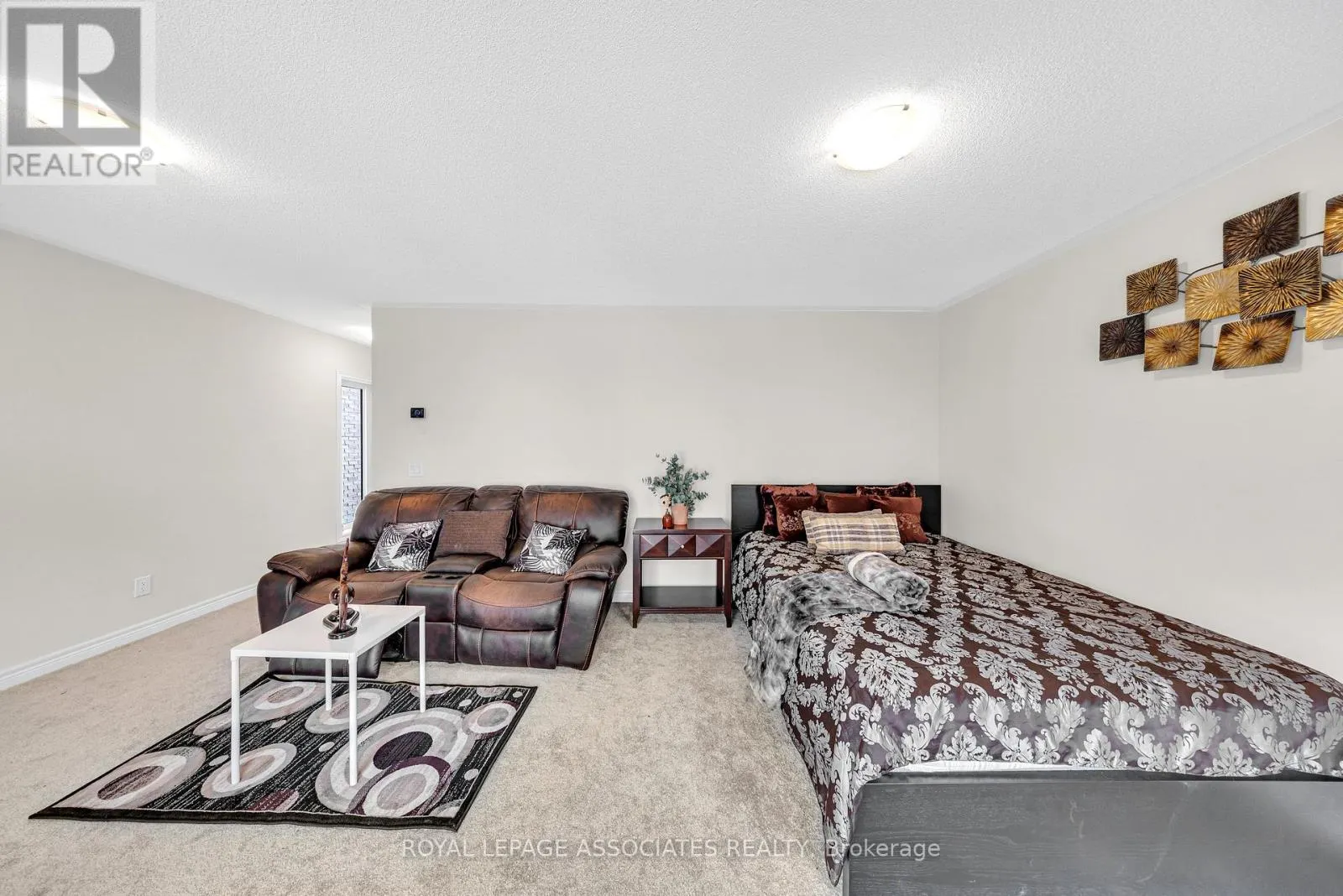 44 ELKINGTON CRESCENT