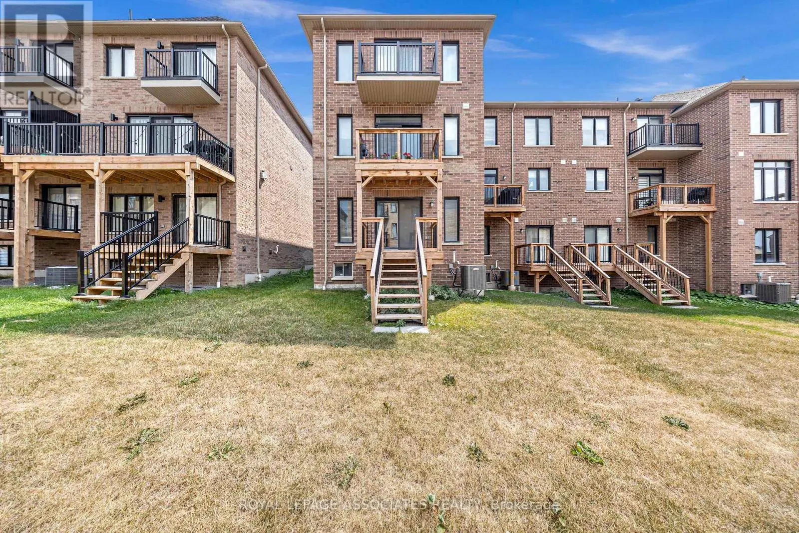 44 ELKINGTON CRESCENT