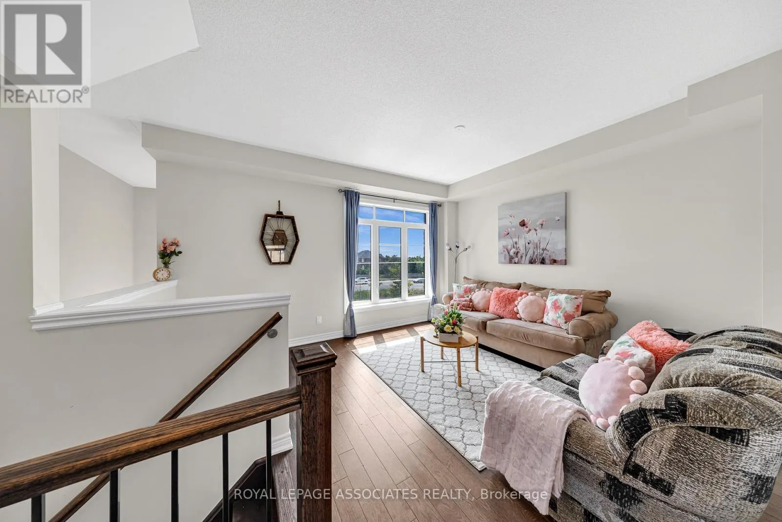 44 ELKINGTON CRESCENT