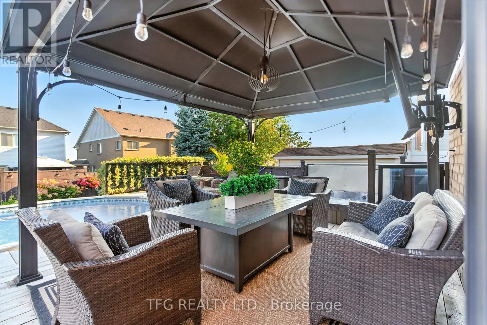 1588 SPENCELY DRIVE