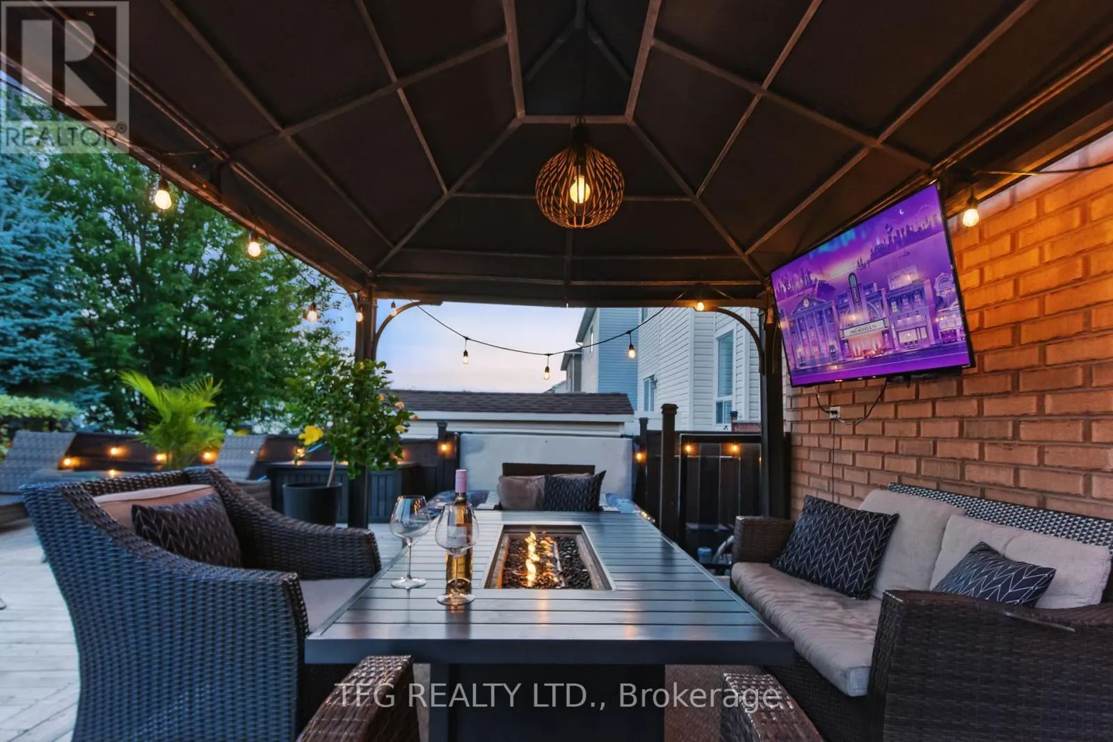 1588 SPENCELY DRIVE