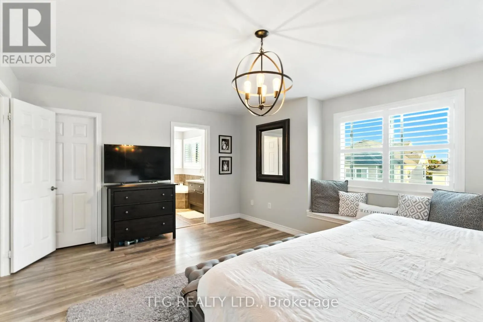 1588 SPENCELY DRIVE