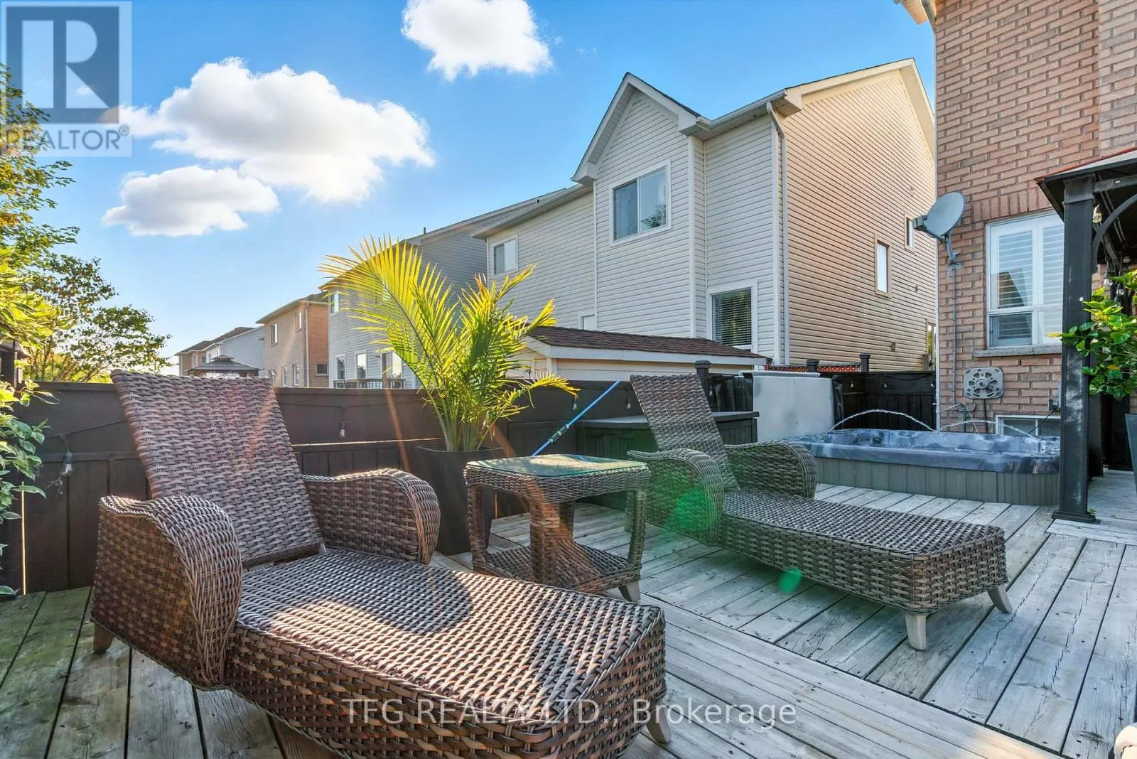 1588 SPENCELY DRIVE