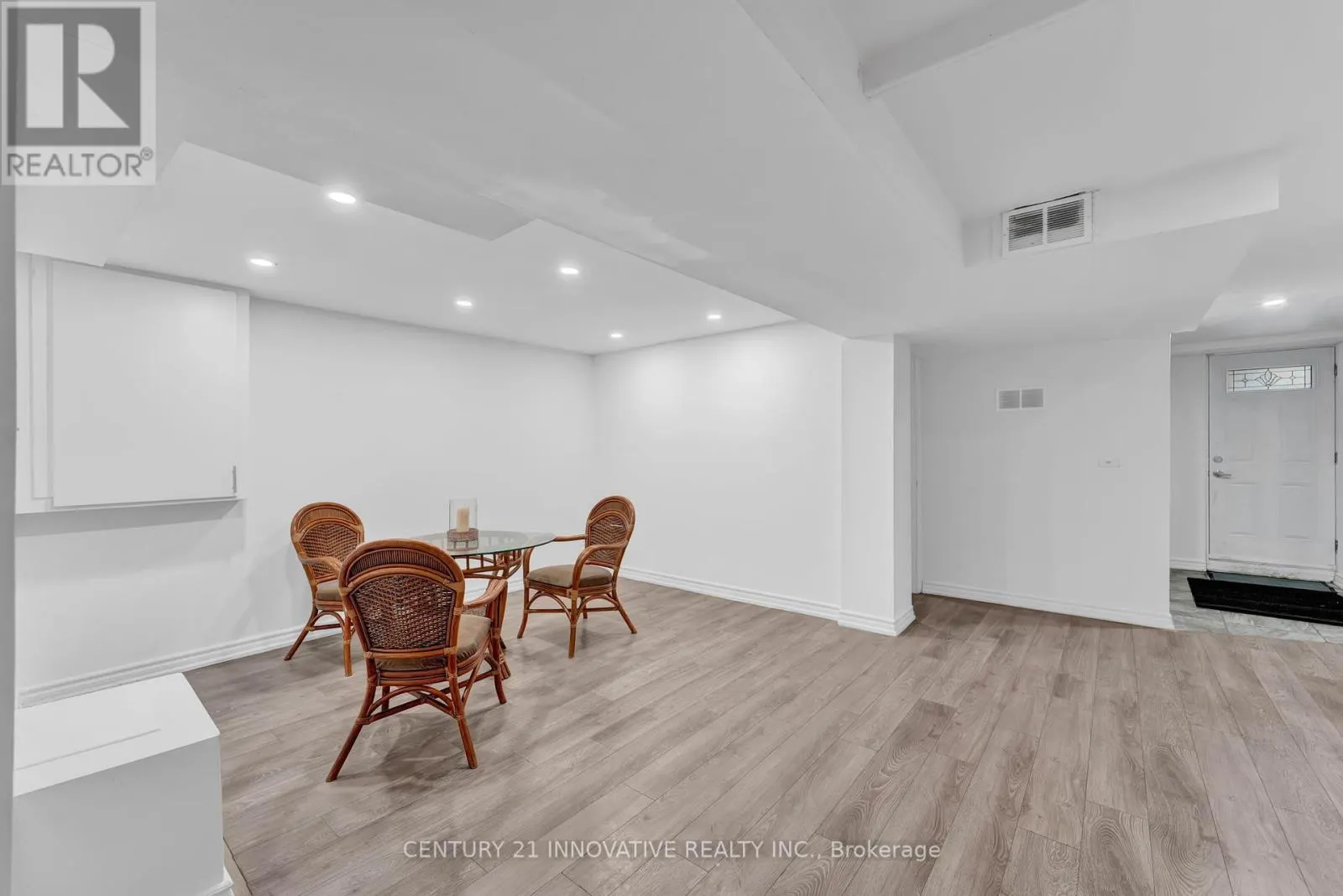 10 BLAKE COURT
