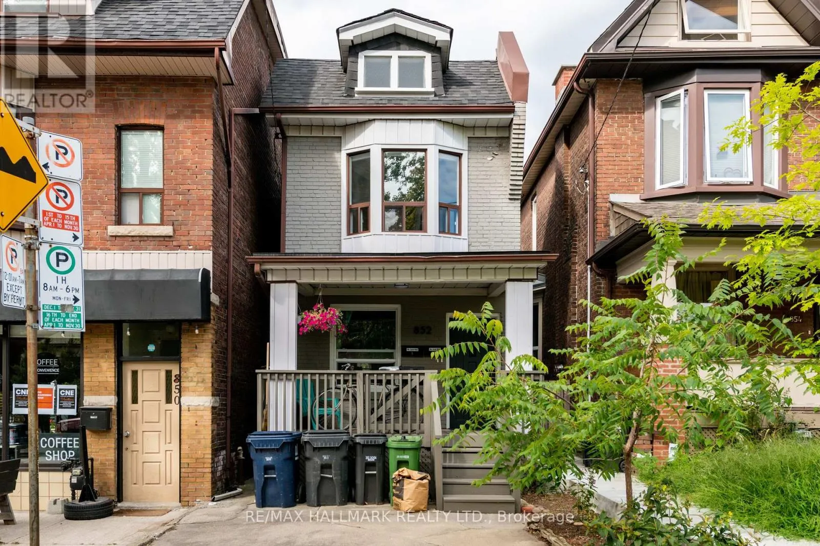 852 CARLAW AVENUE