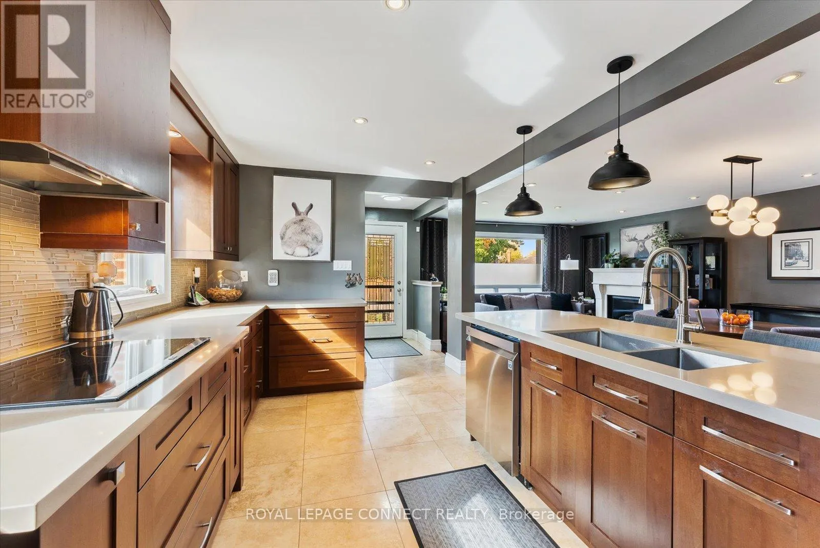 47 BRENDA CRESCENT
