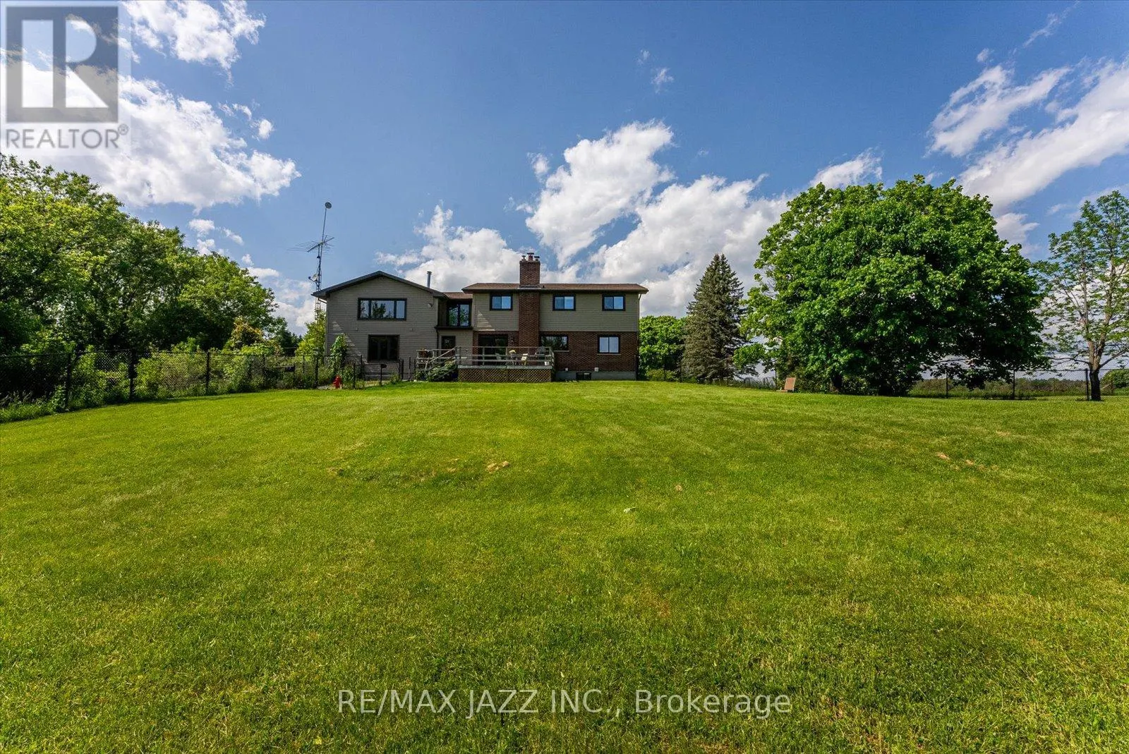 8733 LESKARD ROAD