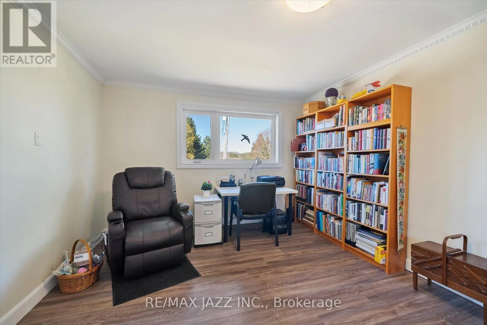 8733 LESKARD ROAD