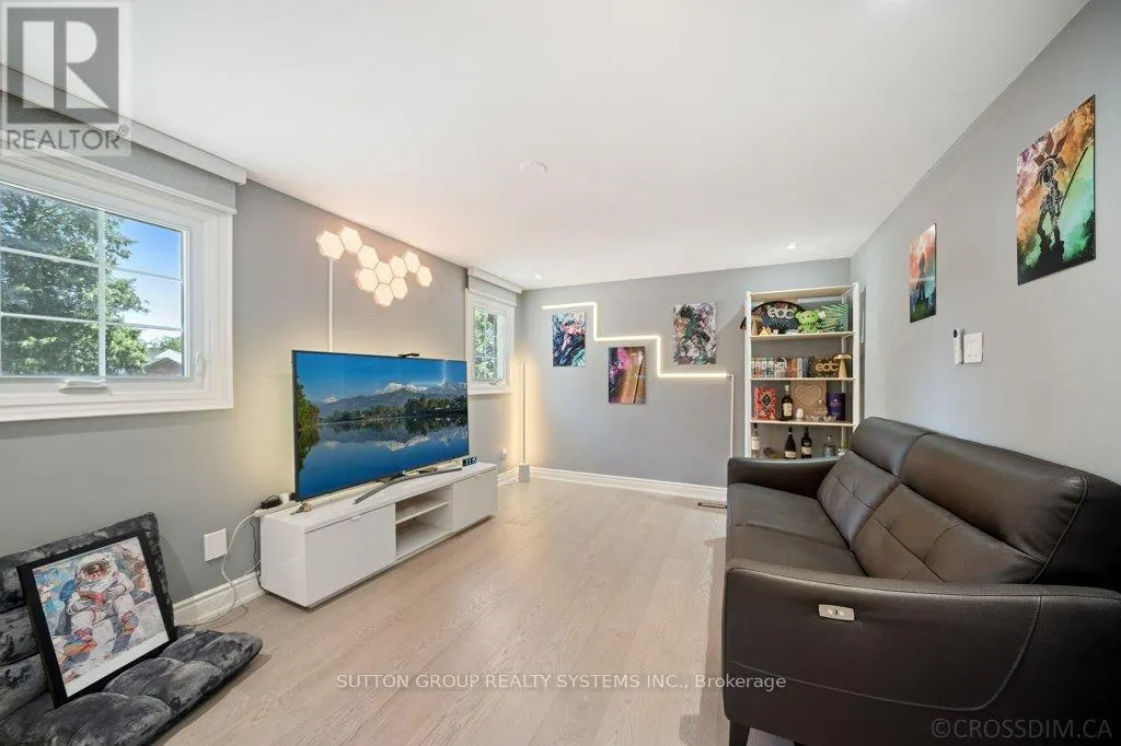 1114 CEDARCROFT CRESCENT