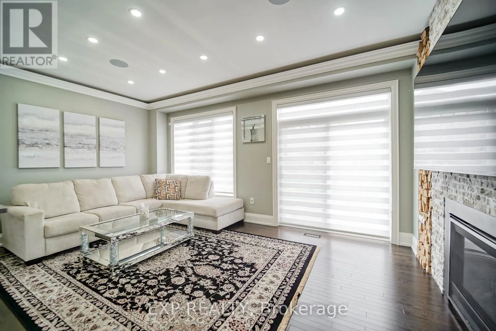 25 CHRISTINE ELLIOTT AVENUE