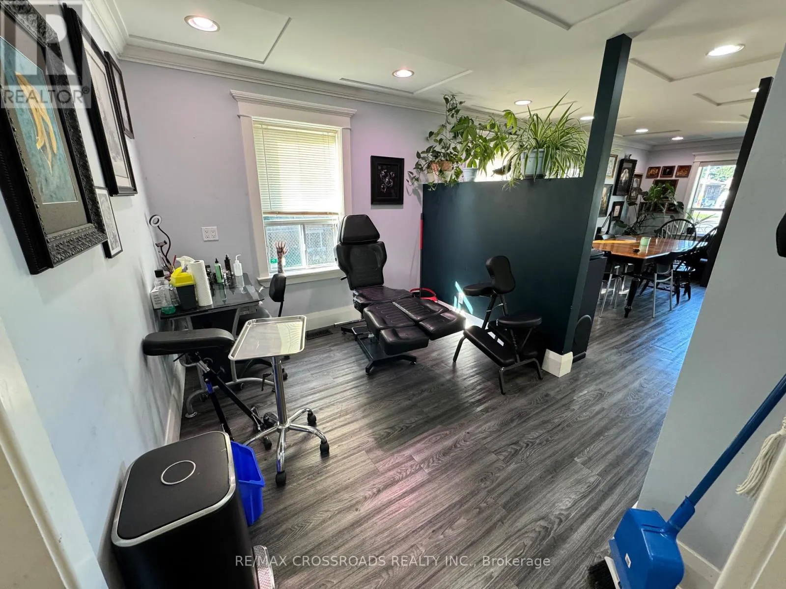 951 SIMCOE STREET N