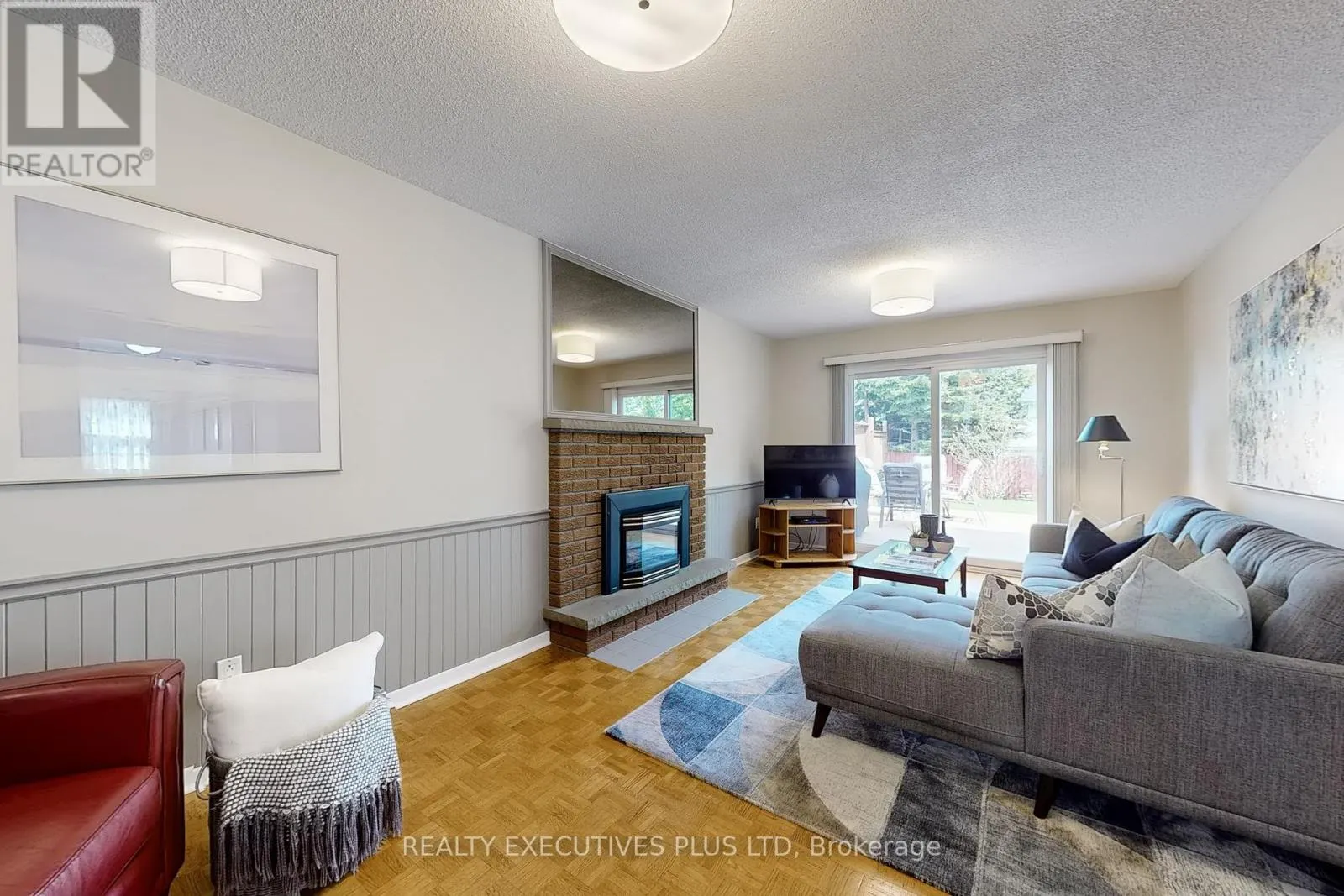 1304 WHARF STREET
