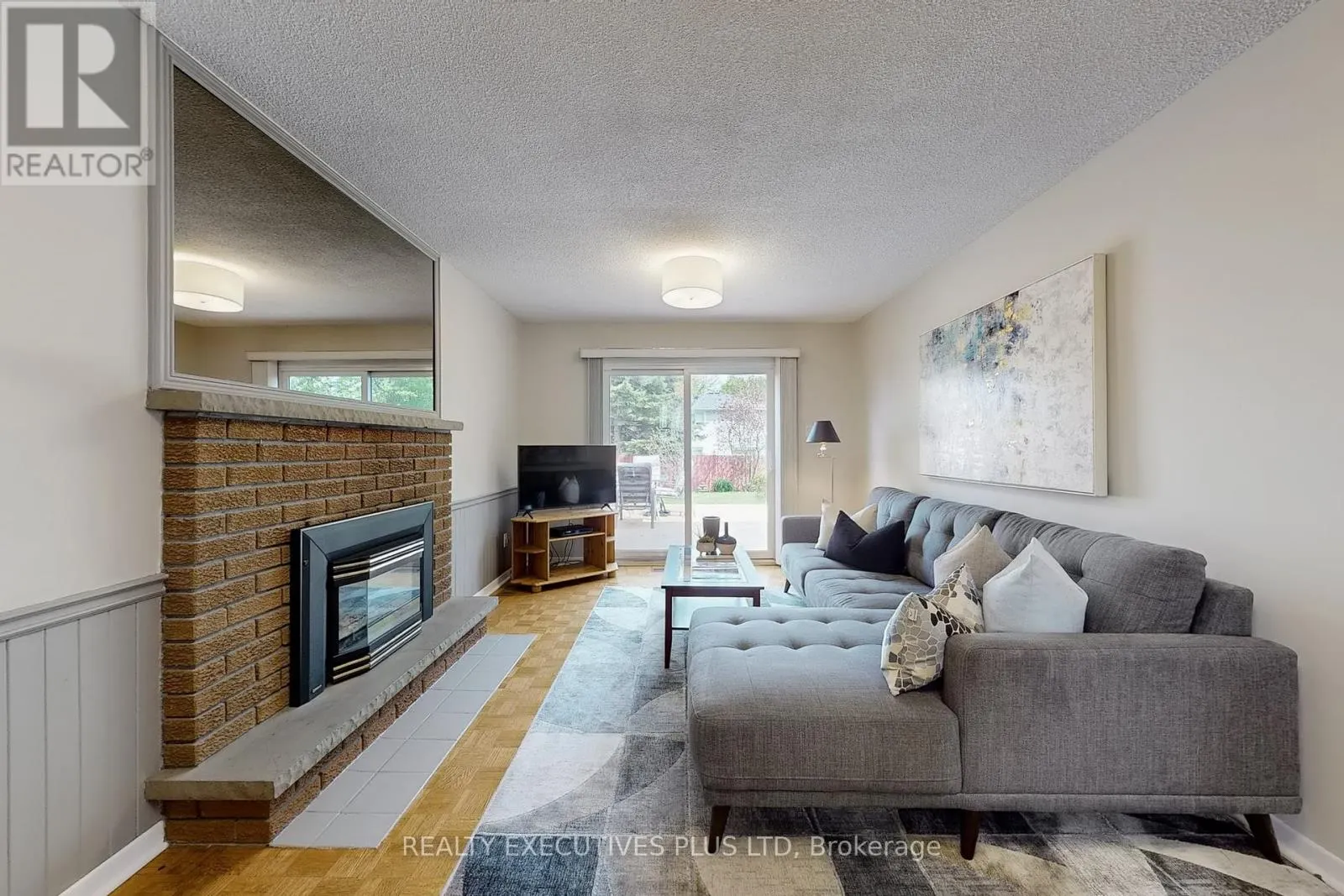 1304 WHARF STREET