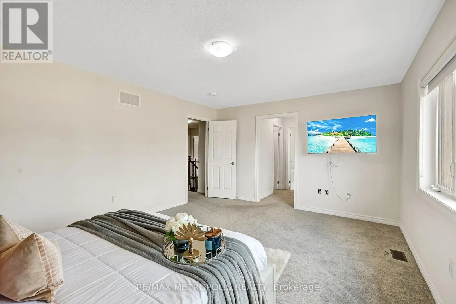 15 DOUGLAS KEMP CRESCENT