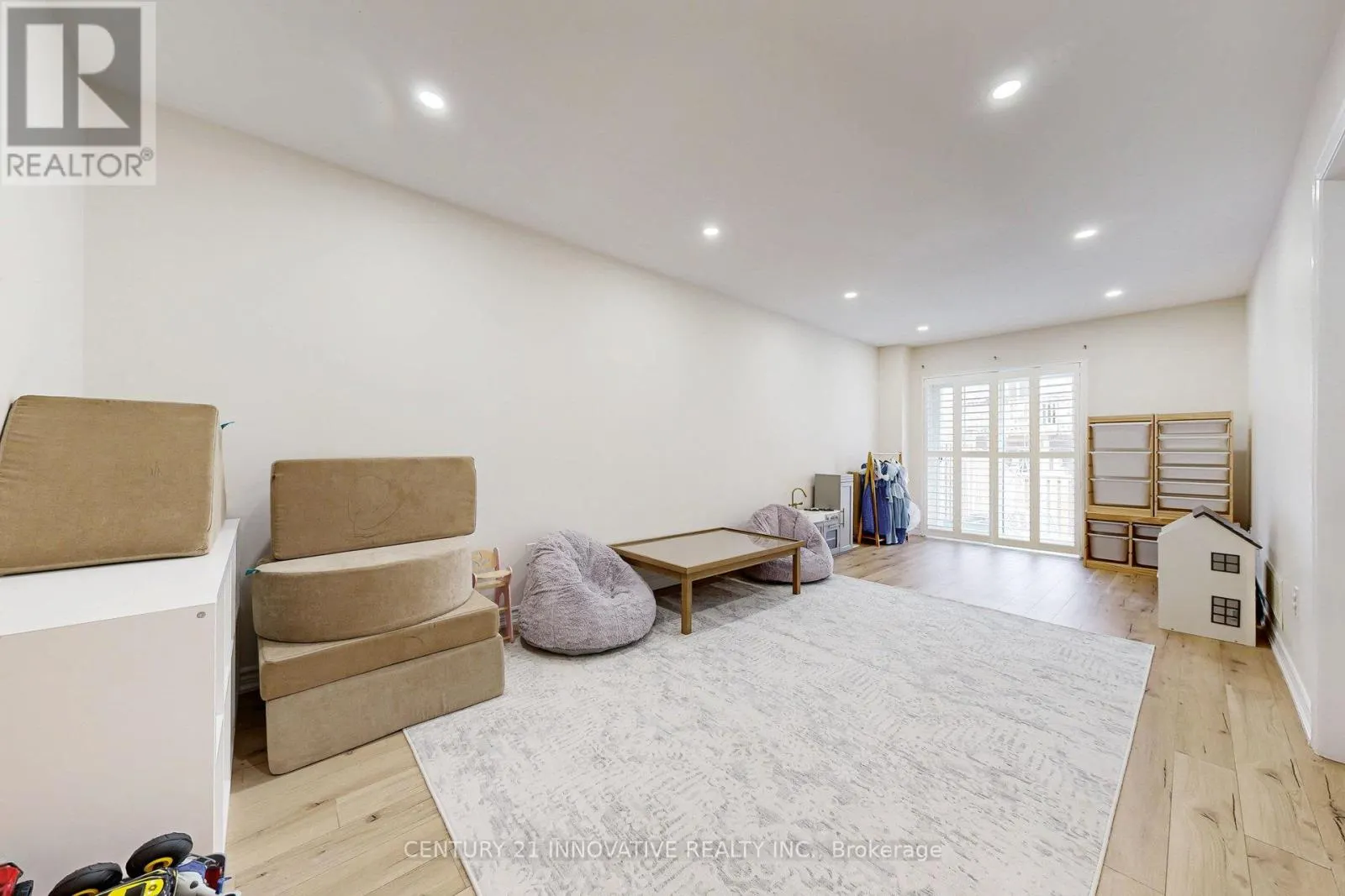 2349 USMAN ROAD
