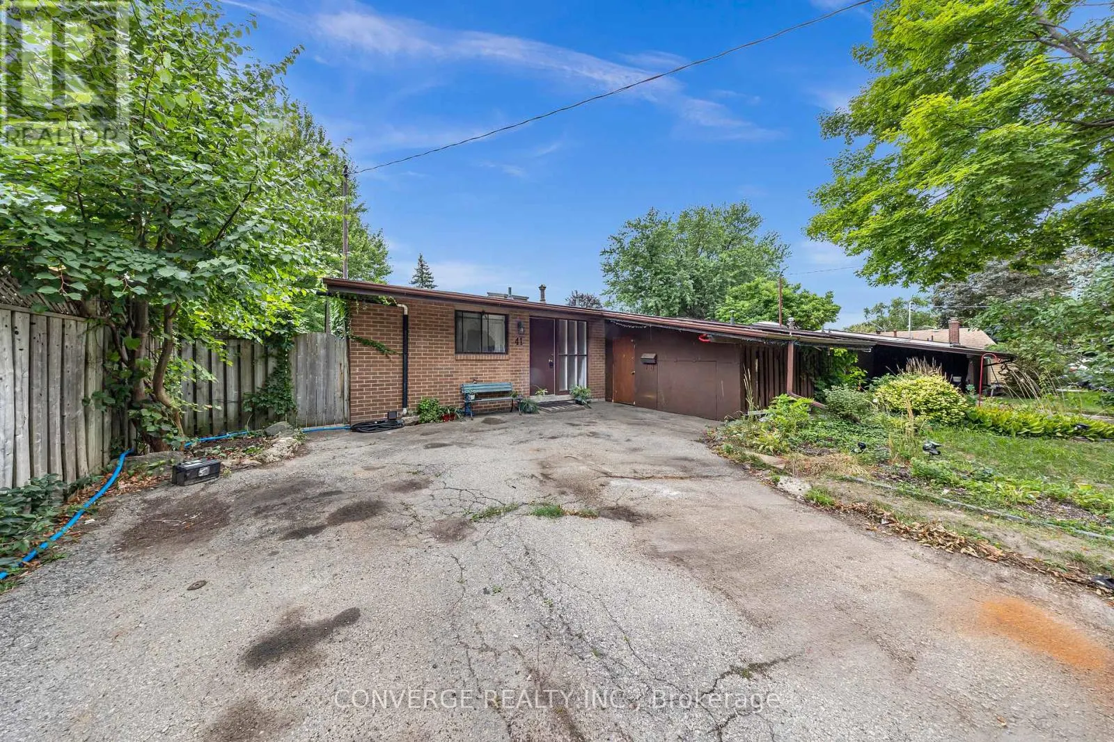 41 BROOKRIDGE DRIVE