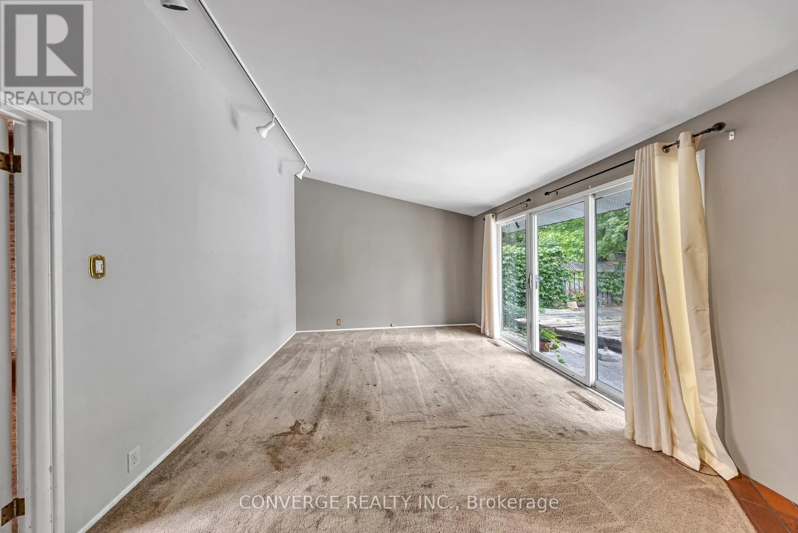 41 BROOKRIDGE DRIVE