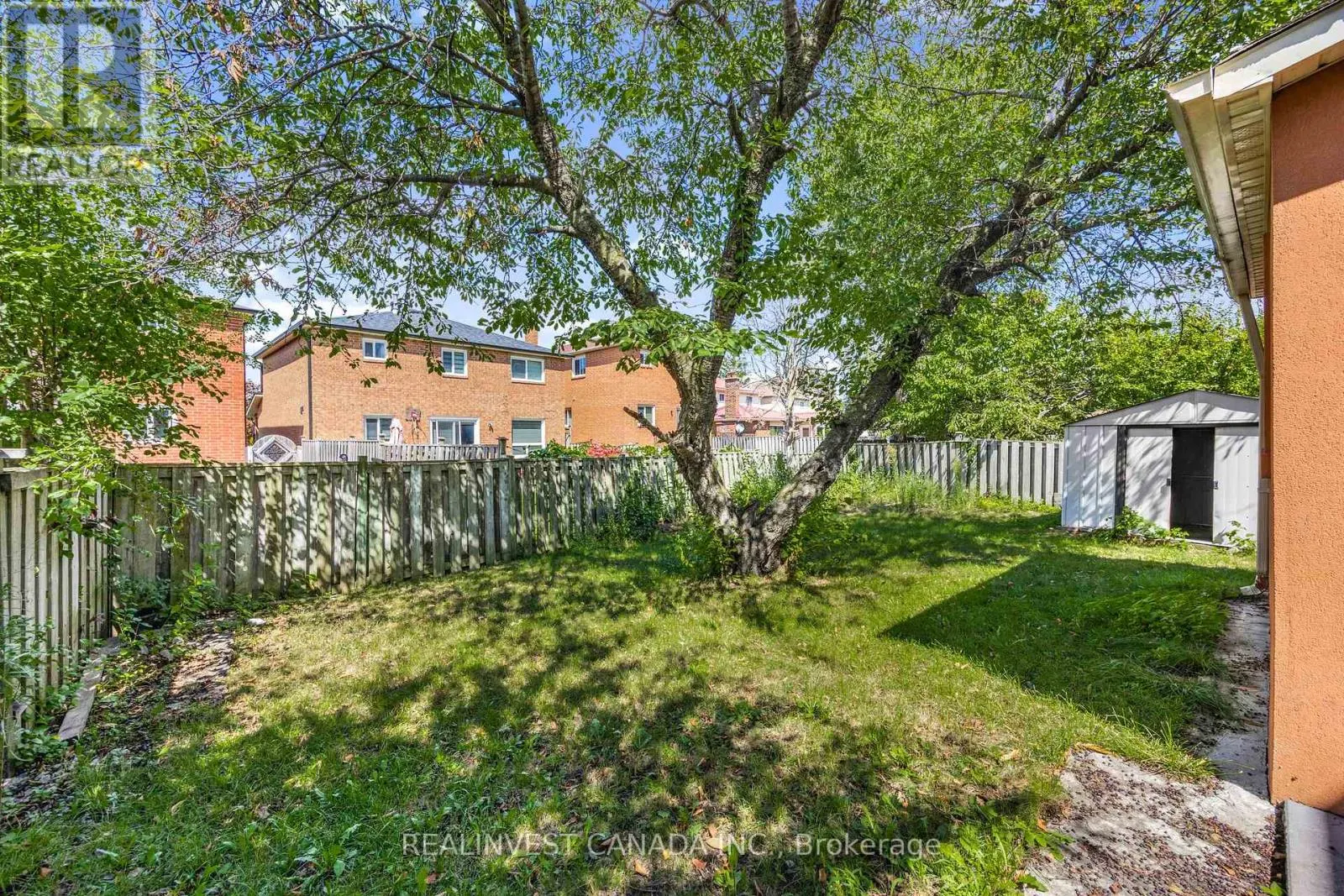 99 CARISBROOKE SQUARE