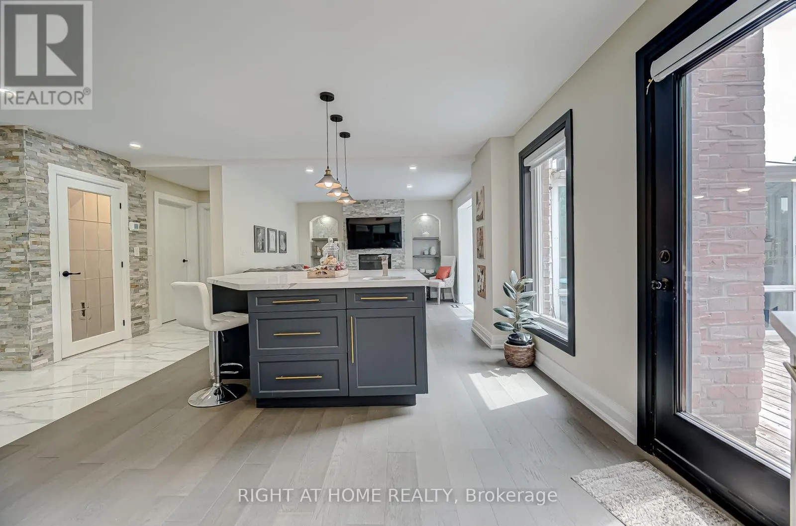 1482 OLD FOREST ROAD