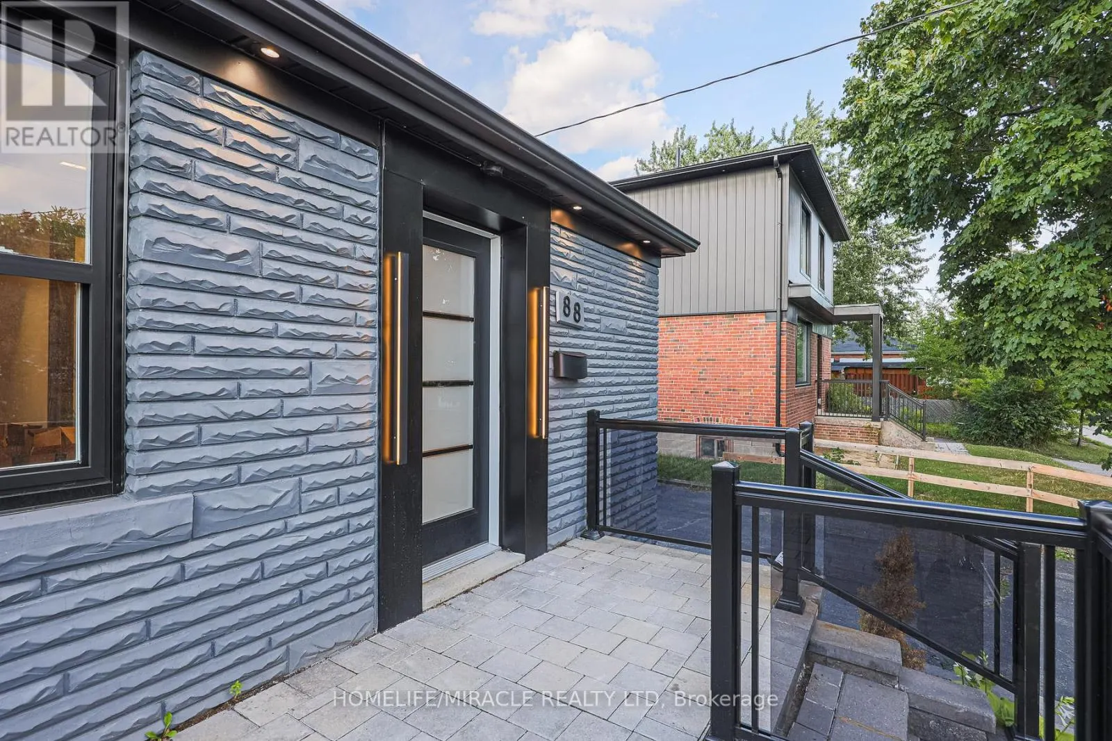 88 INNISWOOD DRIVE