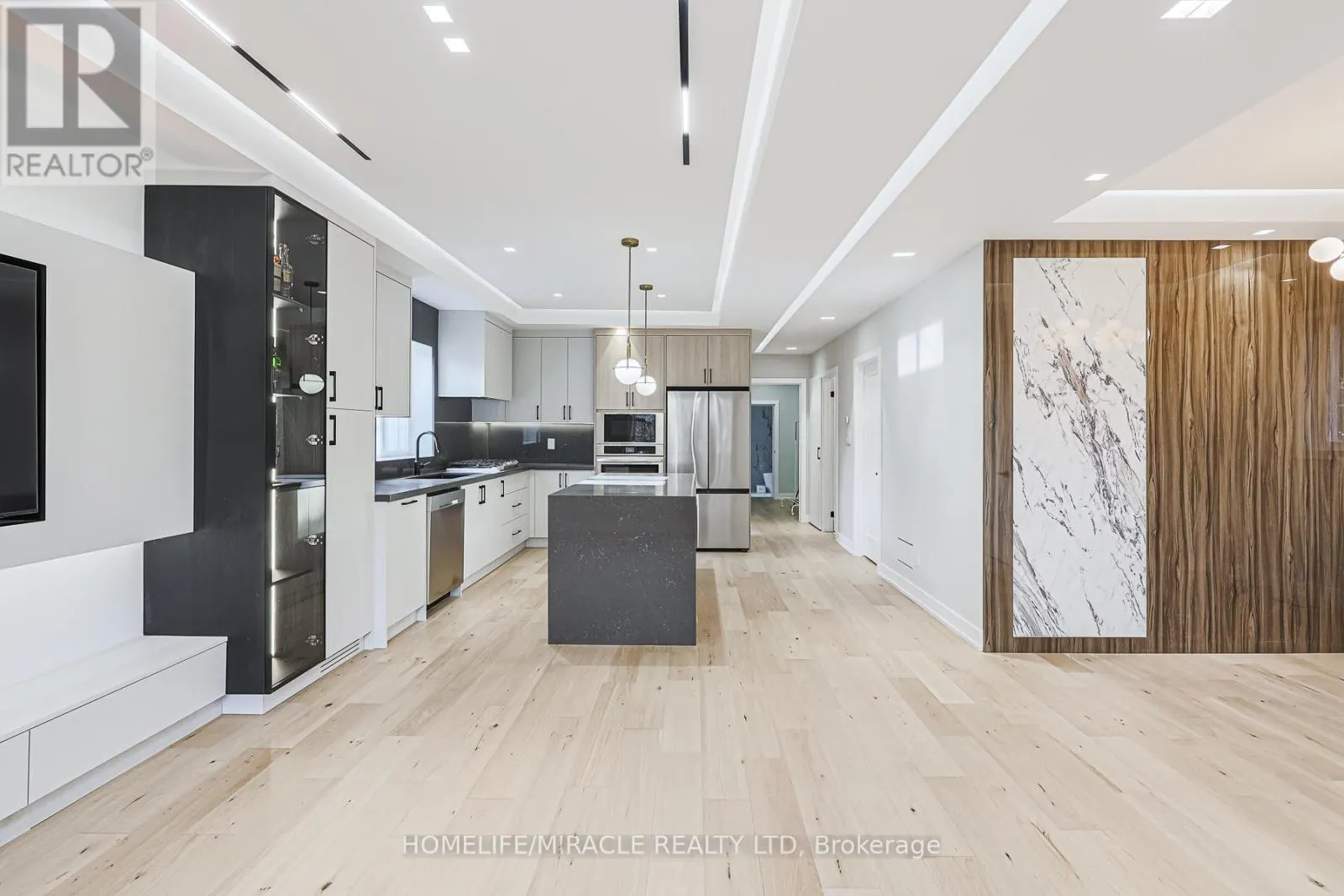 88 INNISWOOD DRIVE