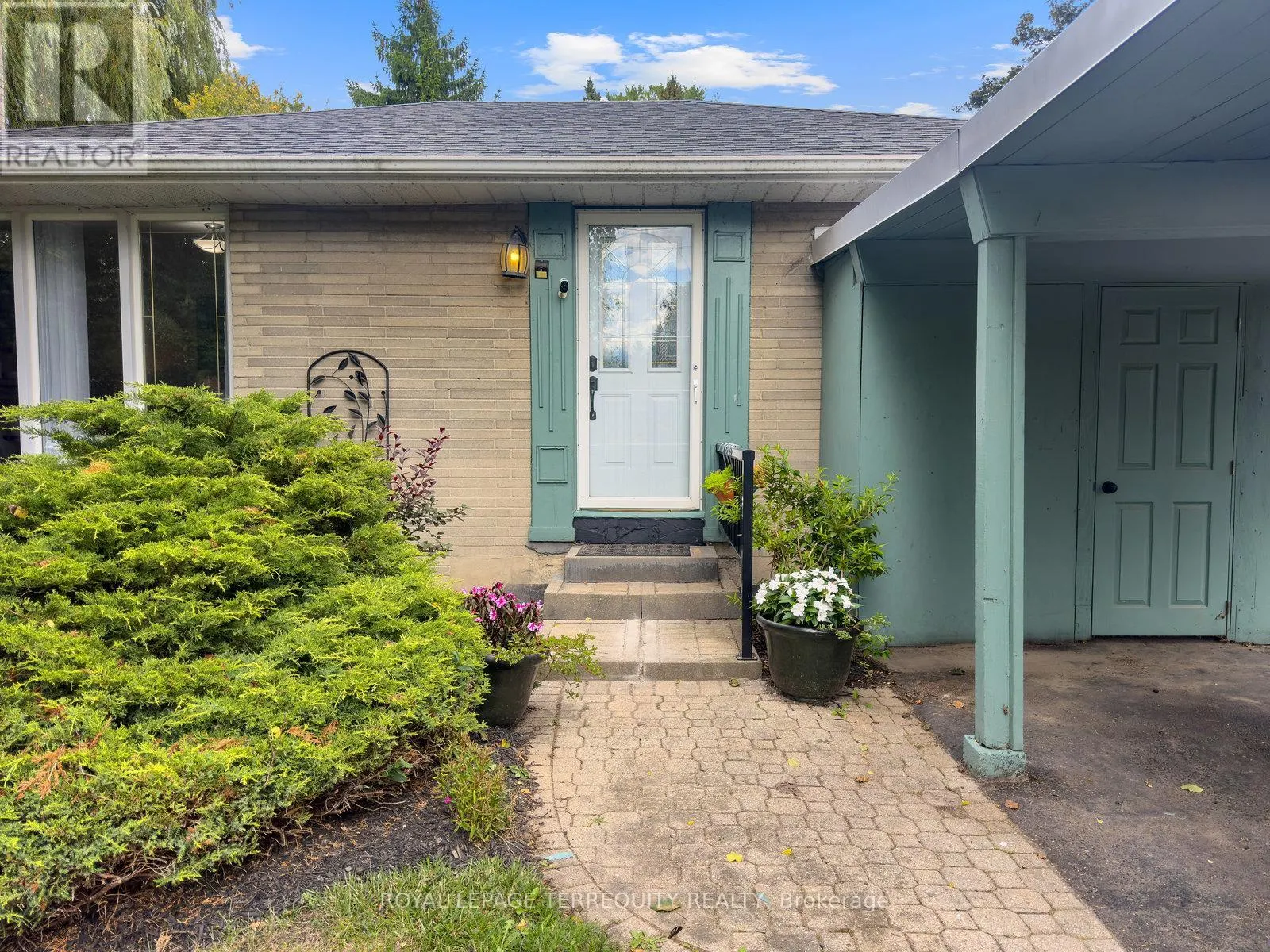 329 COCHRANE STREET