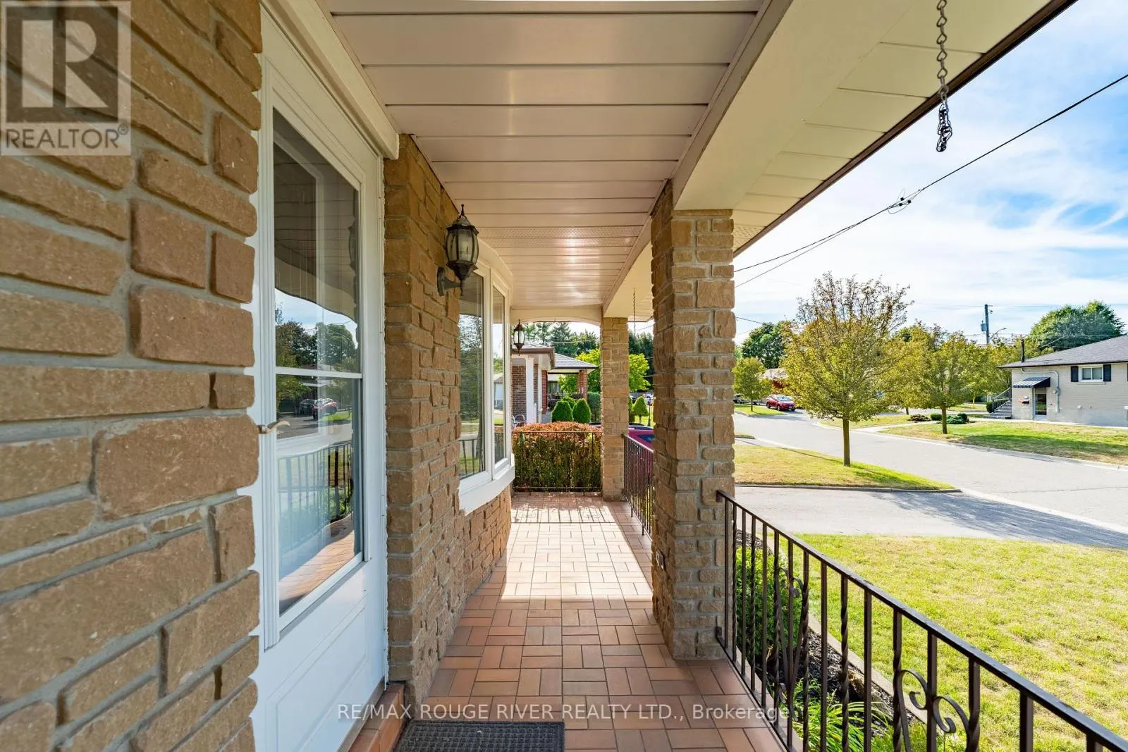 686 PERRY CRESCENT