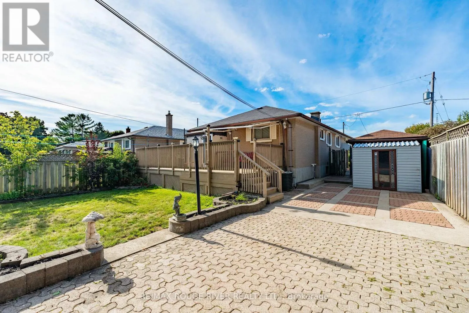 686 PERRY CRESCENT
