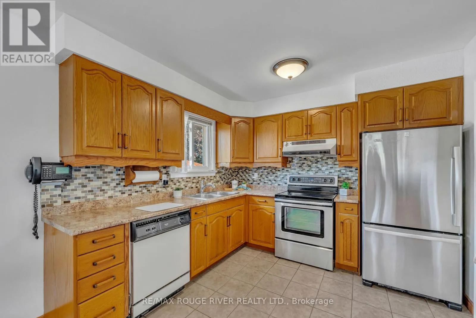 686 PERRY CRESCENT