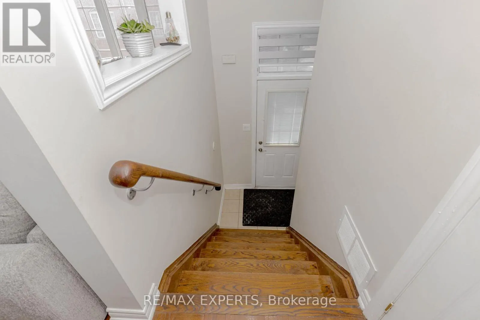 24 IGNATIUS LANE