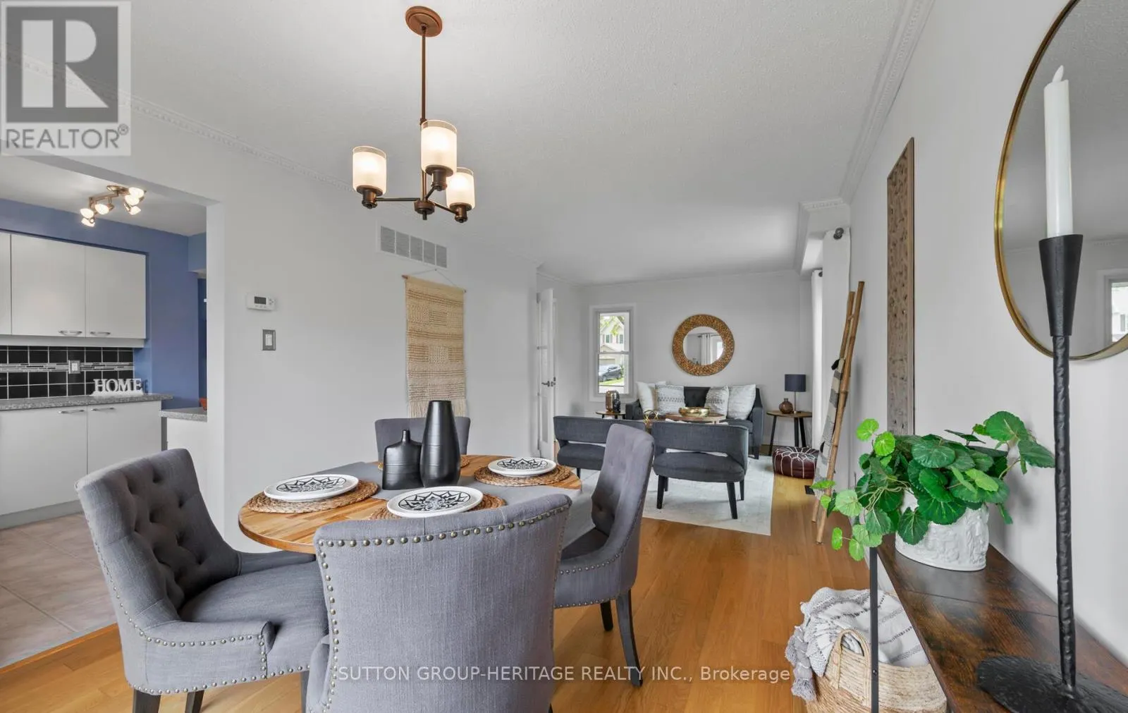 61 KIPLING CRESCENT