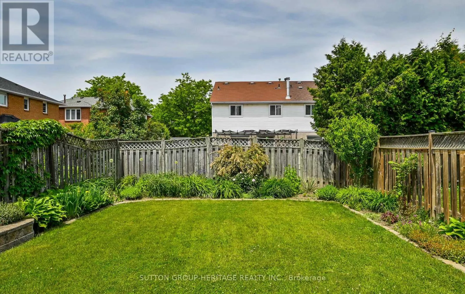 61 KIPLING CRESCENT