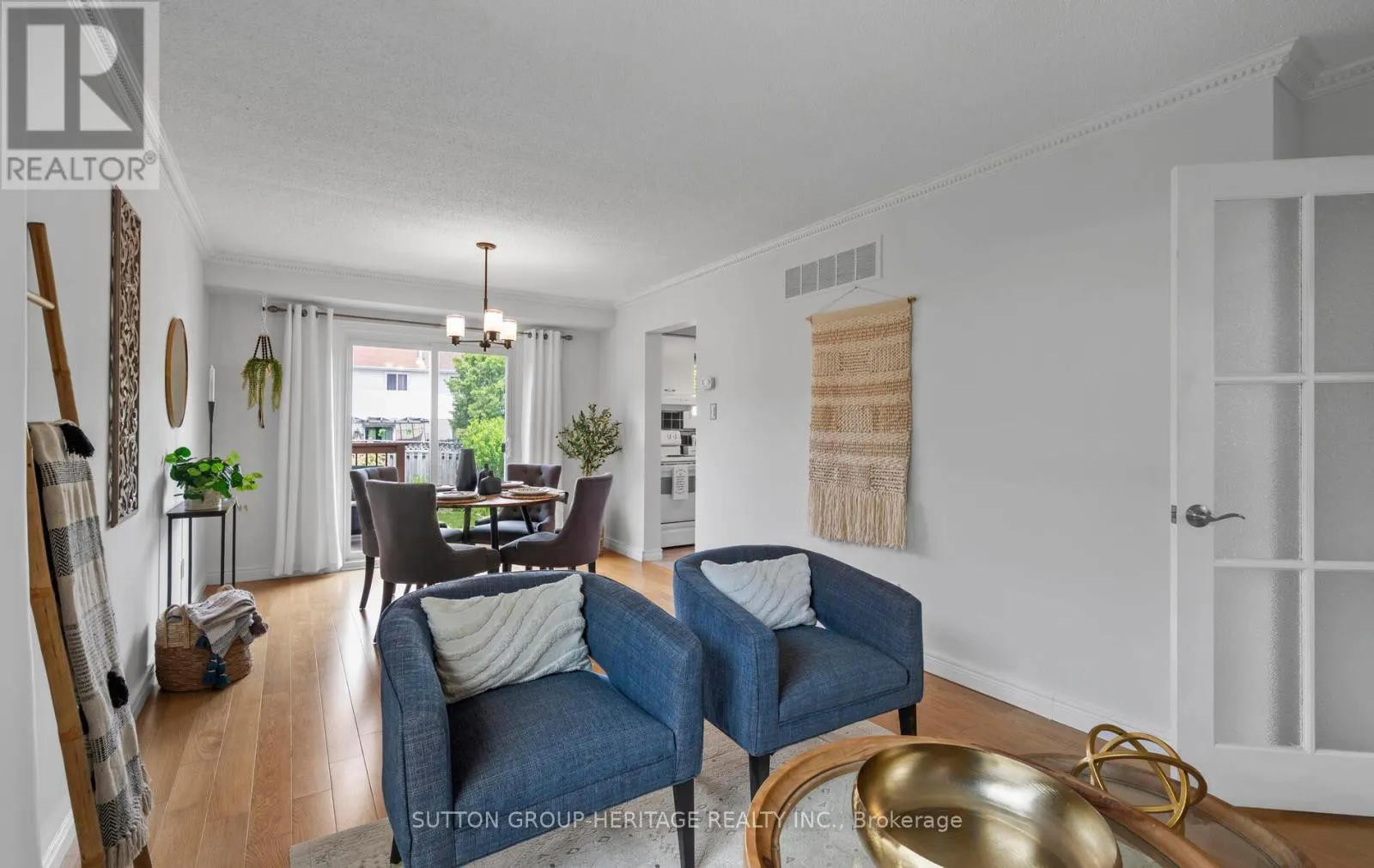 61 KIPLING CRESCENT