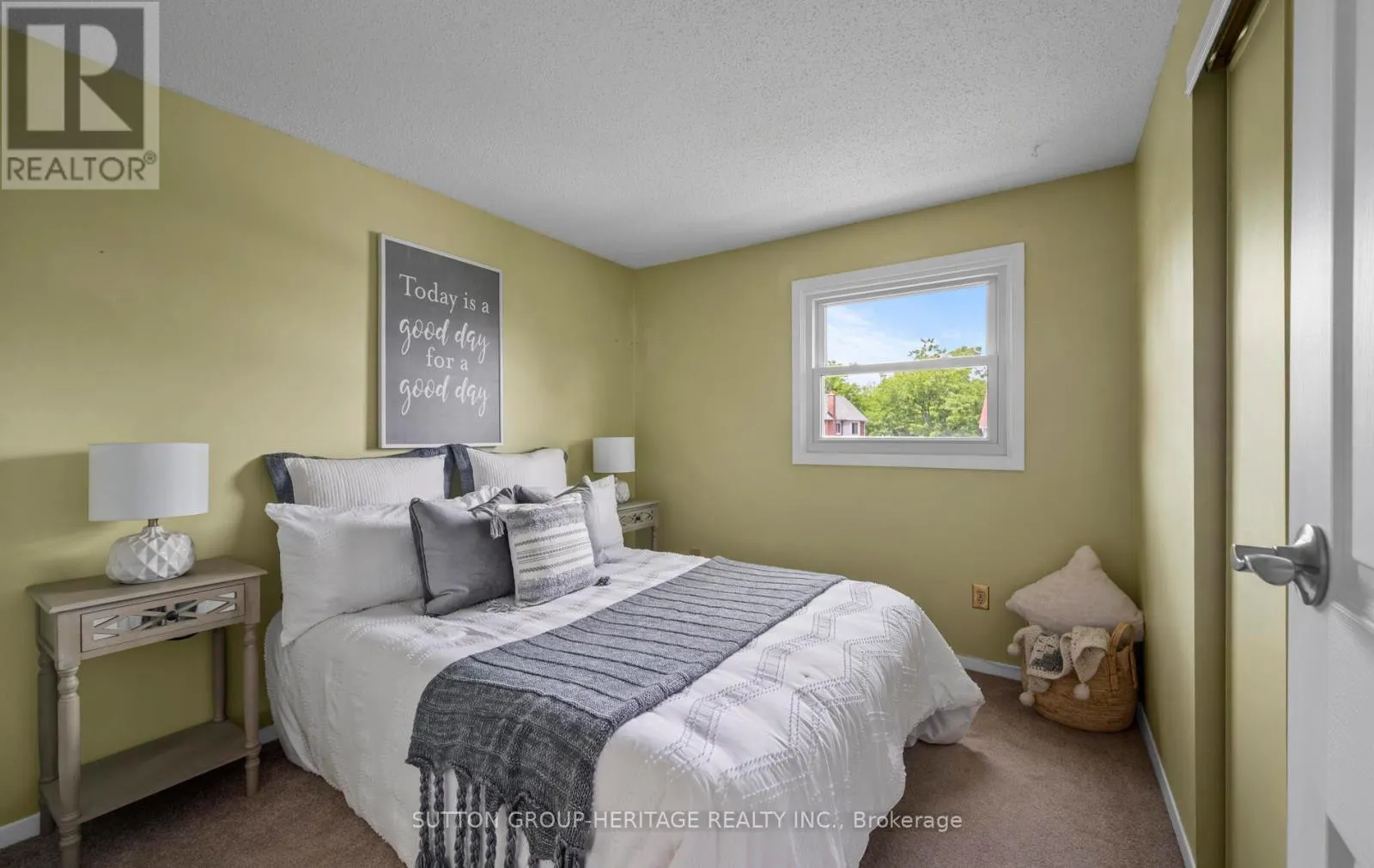 61 KIPLING CRESCENT