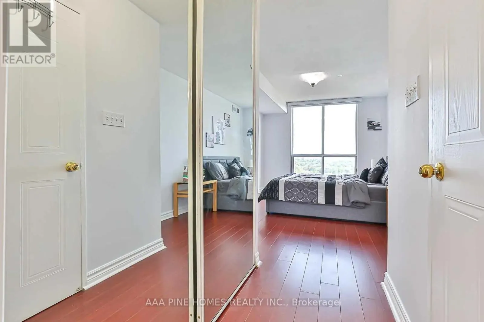 #1111 - 2550 LAWRENCE AVENUE E