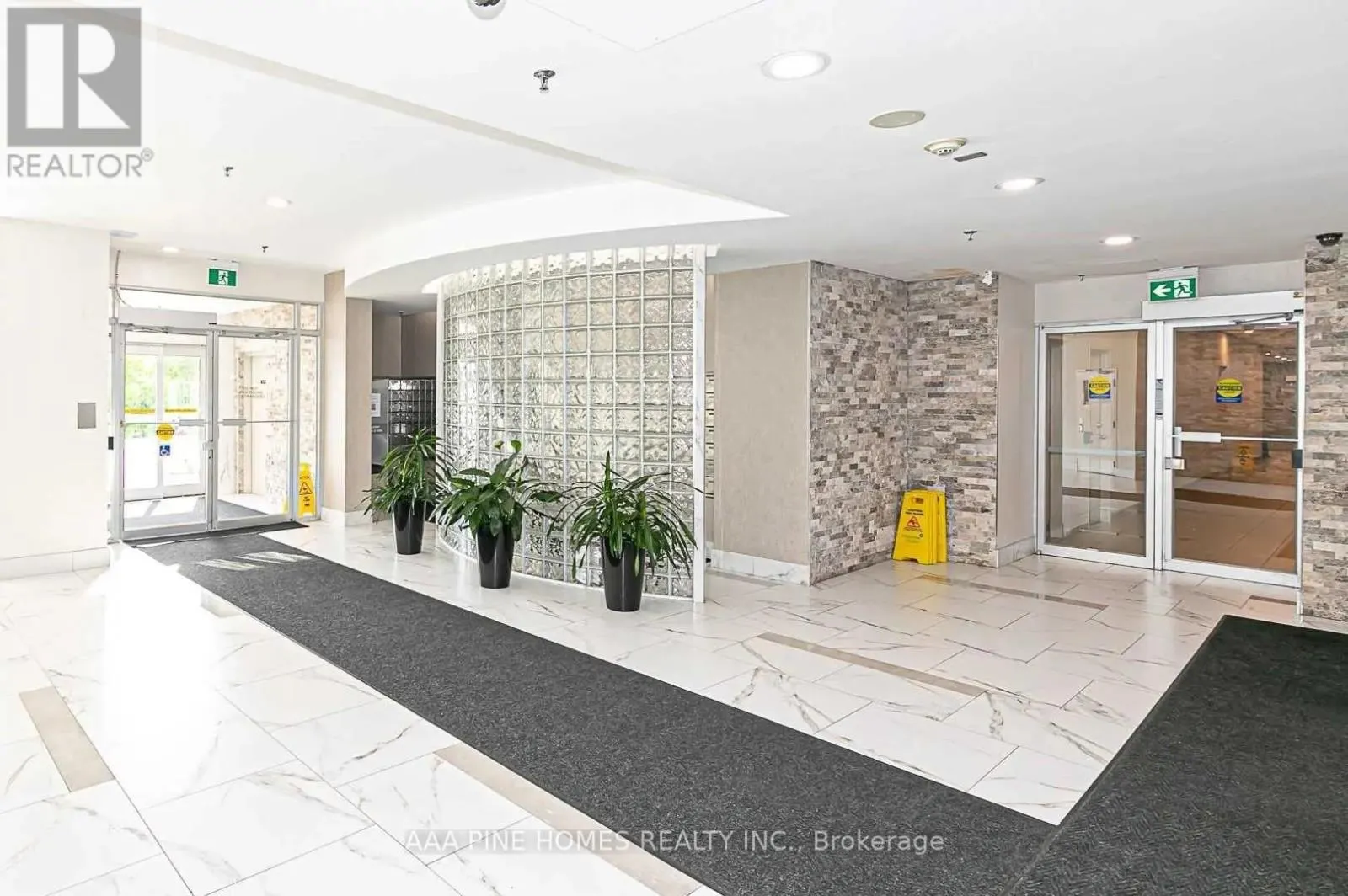 #1111 - 2550 LAWRENCE AVENUE E