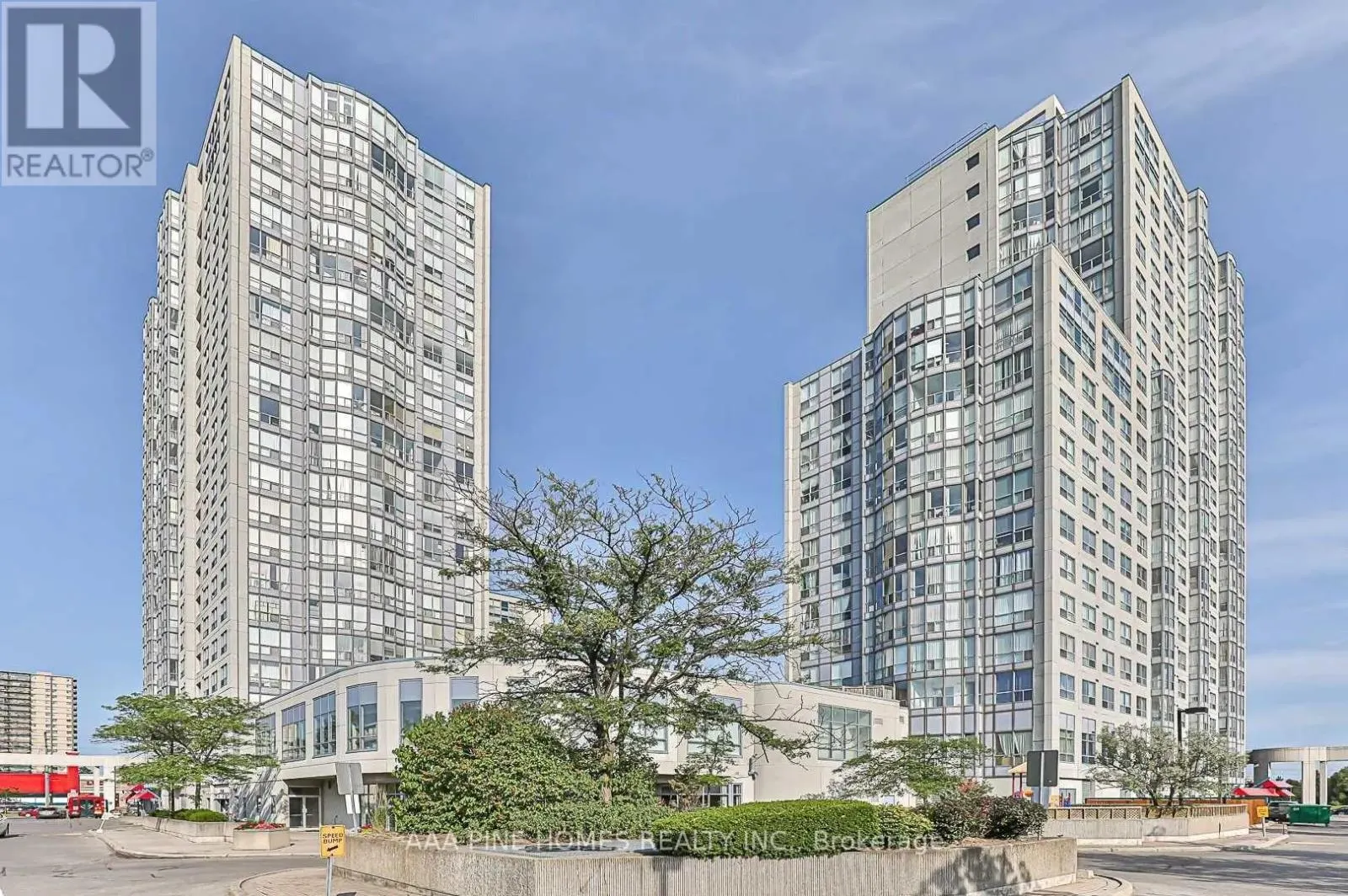 #1111 - 2550 LAWRENCE AVENUE E