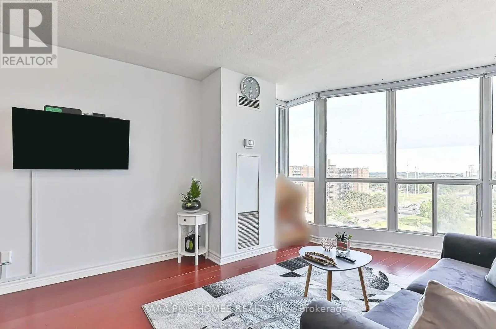 #1111 - 2550 LAWRENCE AVENUE E
