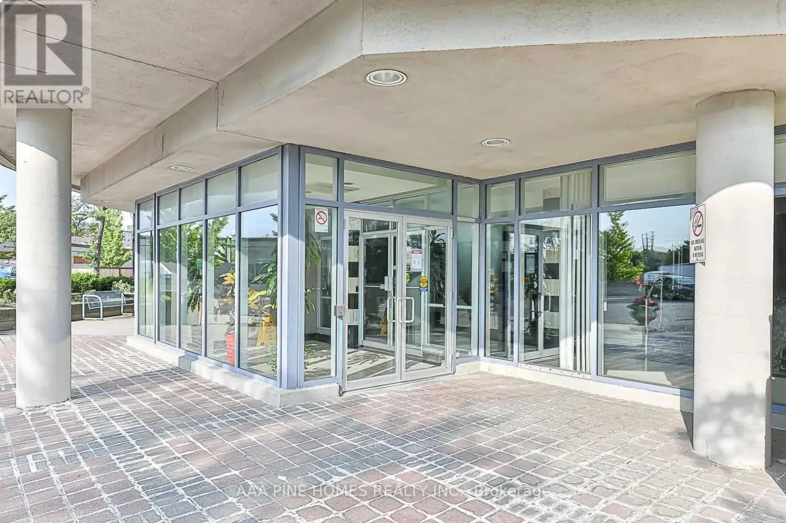 #1111 - 2550 LAWRENCE AVENUE E