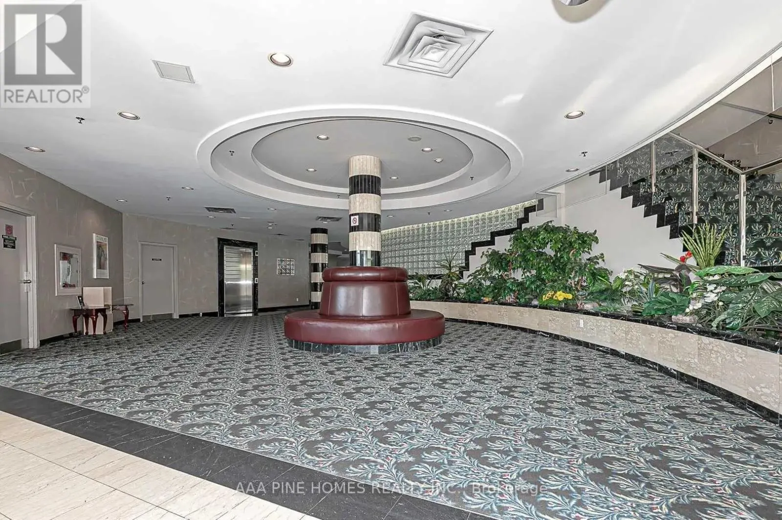 #1111 - 2550 LAWRENCE AVENUE E
