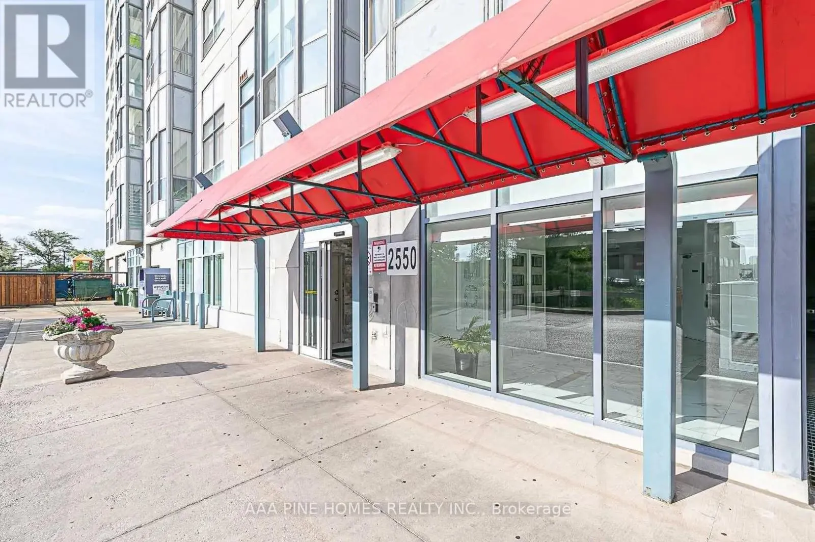 #1111 - 2550 LAWRENCE AVENUE E