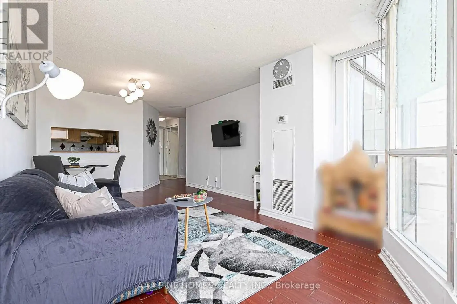 #1111 - 2550 LAWRENCE AVENUE E