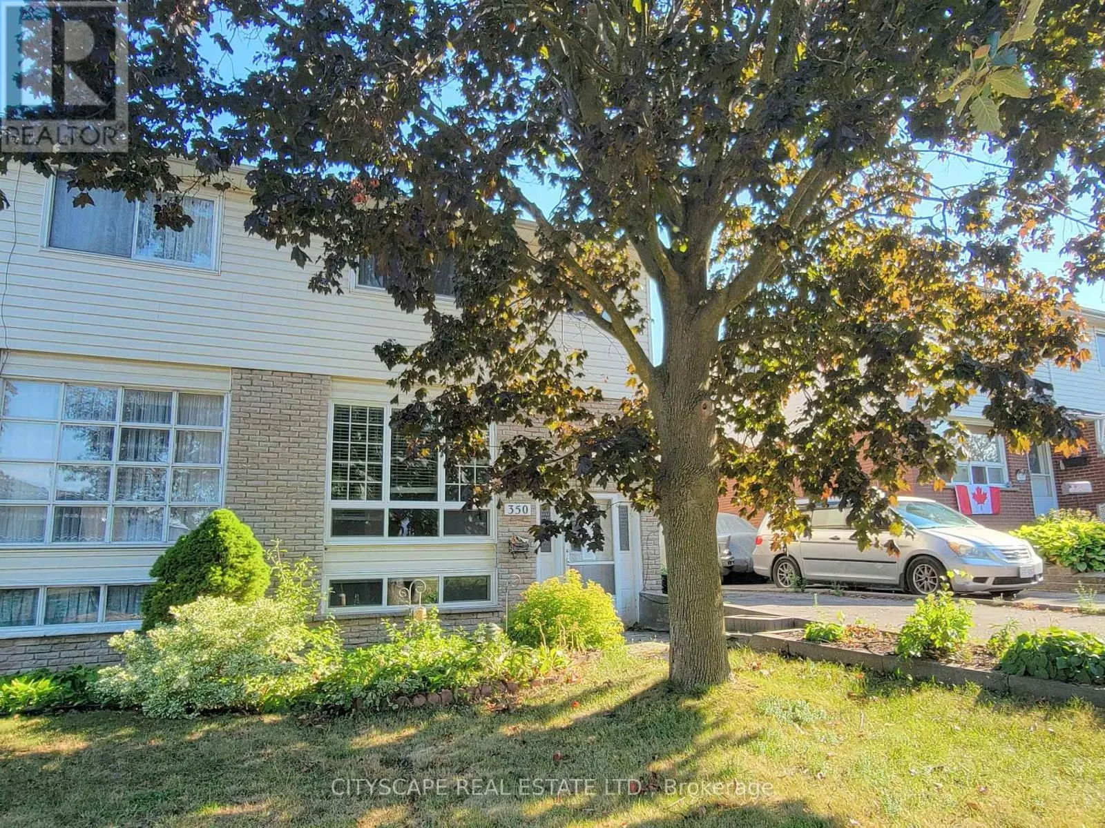 350 VANCOUVER CRESCENT