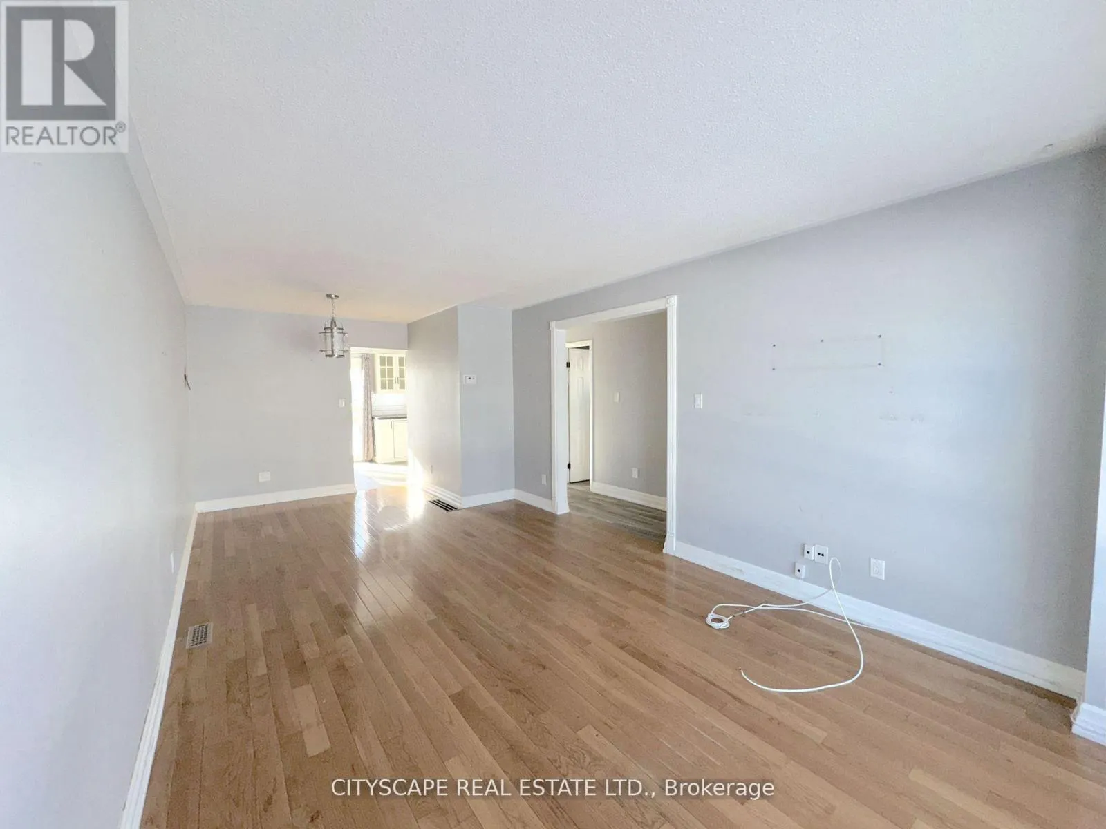 350 VANCOUVER CRESCENT