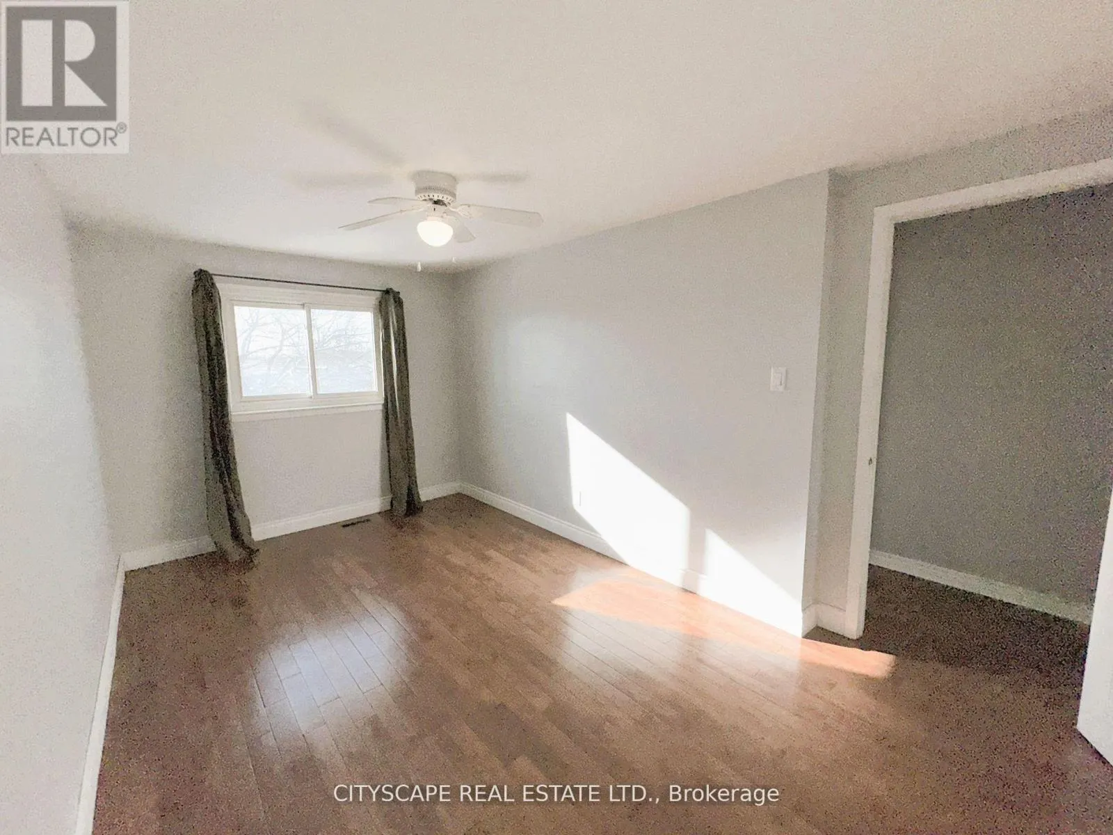 350 VANCOUVER CRESCENT